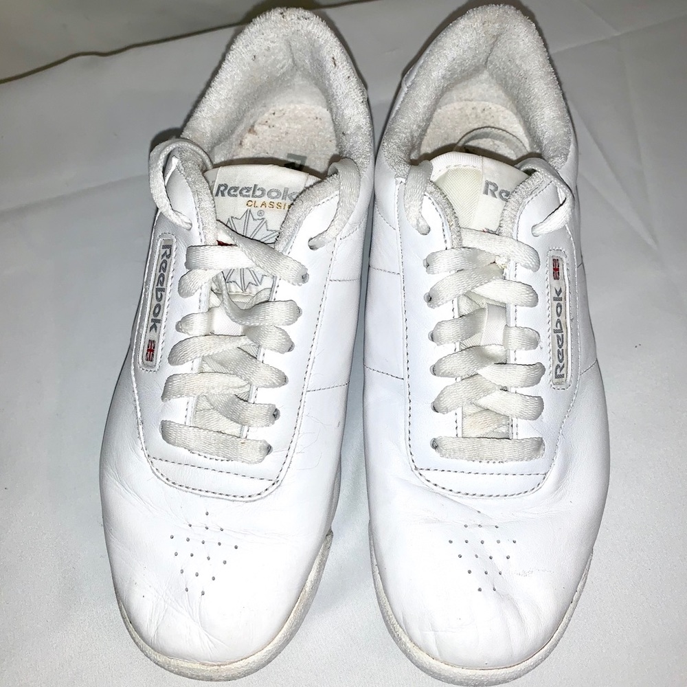 Reebok white shoes. 7.5 VINTAGE